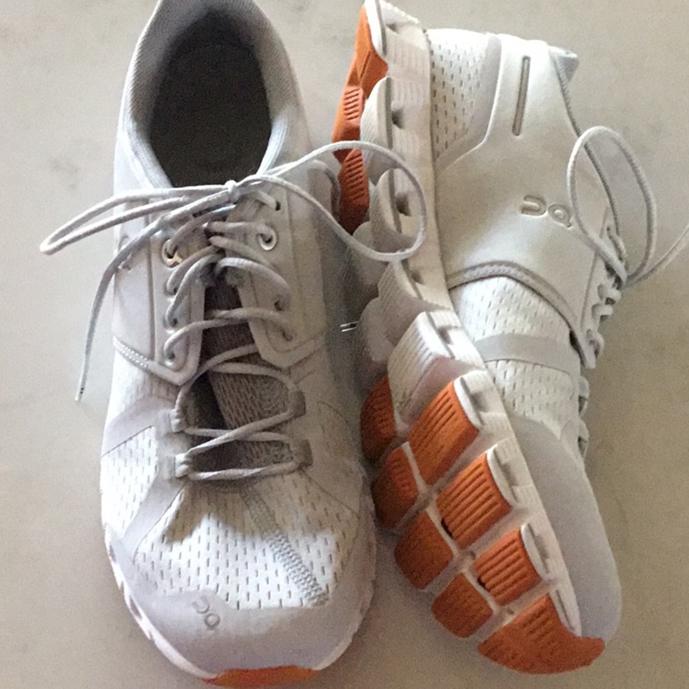 On Cloud Athletic Shoes, Women, size 38